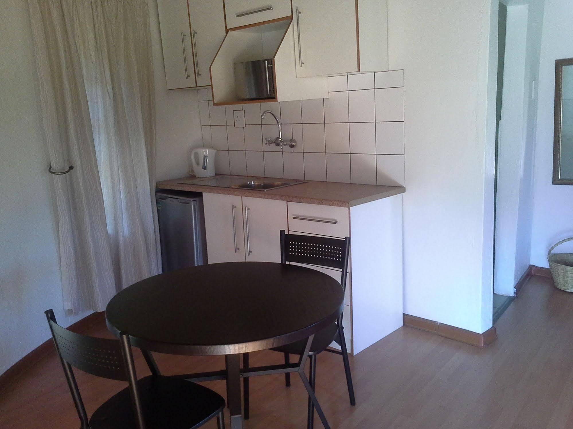Bird Haven Guesthouse Hlotse Eksteriør billede